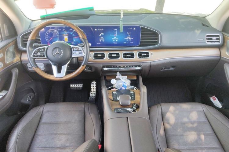 Used Mercedes-Benz GLS 2022 Second Facelift GLS 450 4MATIC Luxury Edition Center Console