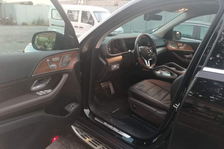 Used Mercedes-Benz GLS 2022 Second Facelift GLS 450 4MATIC Luxury Edition Driver Seat