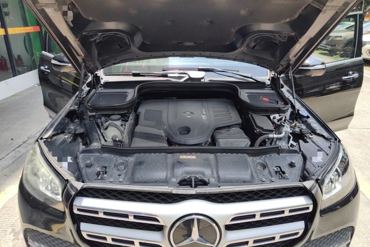 Used Mercedes-Benz GLS  Engine Bay