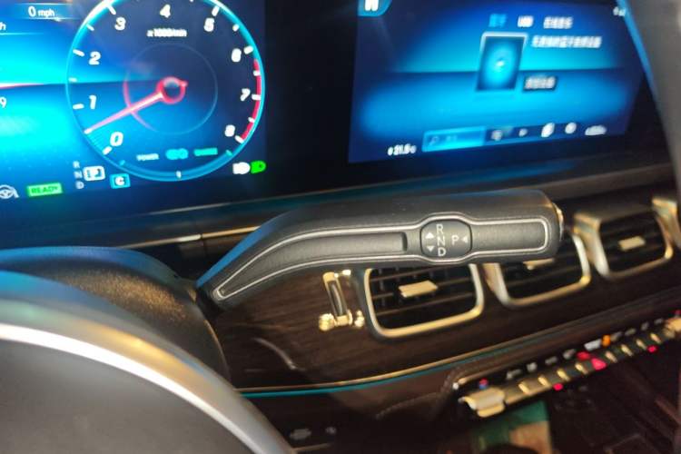 Used Mercedes-Benz GLS 2022 GLS 450 4MATIC Stylish Model Gear Lever