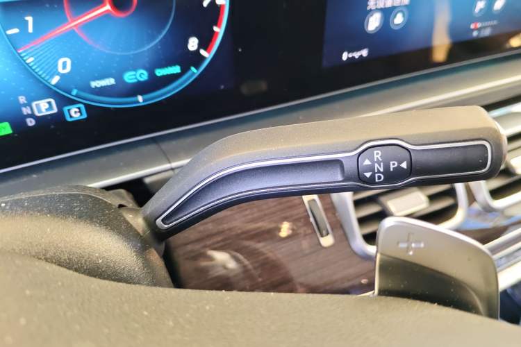 Used Mercedes-Benz GLS 2022 Second Facelift GLS 450 4MATIC Stylish Version Gear Lever
