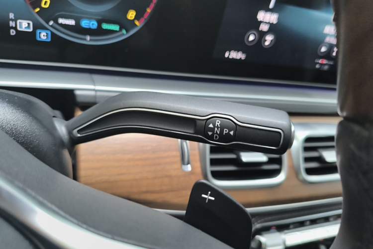 Used Mercedes-Benz GLS 2022 Second Facelift GLS 450 4MATIC Luxury Edition Gear Lever