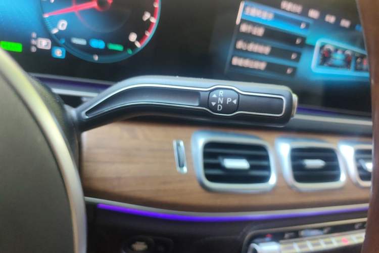 Used Mercedes-Benz GLS 2022 Second Facelift GLS 450 4MATIC Luxury Edition Gear Lever