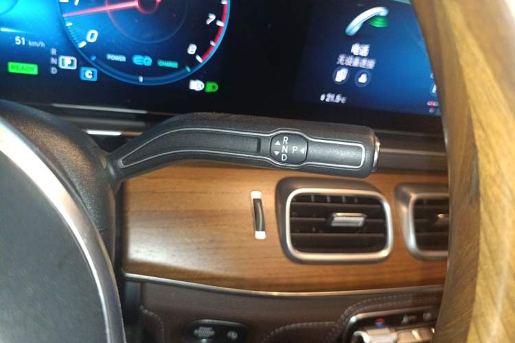 Used Mercedes-Benz GLS 2022 Second Facelift GLS 450 4MATIC Luxury Edition Gear Lever