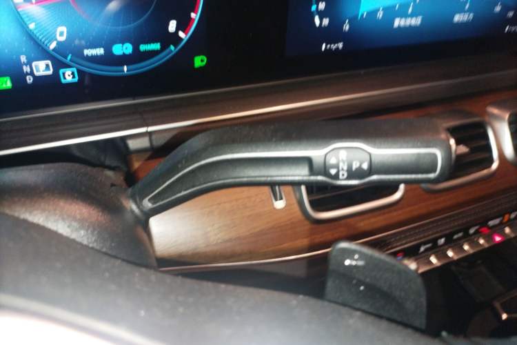 Used Mercedes-Benz GLS 2022 Second Facelift GLS 450 4MATIC Luxury Edition Gear Lever