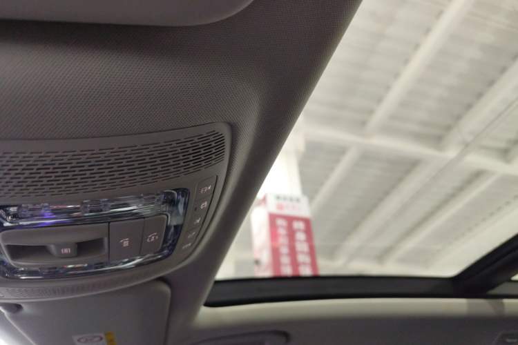 Used Mercedes-Benz GLS 2022 Second Facelift GLS 450 4MATIC Luxury Edition Headliner