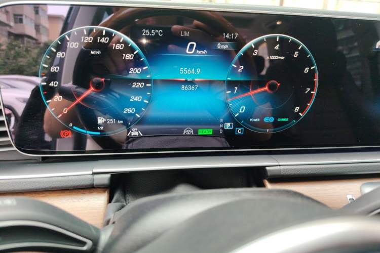 Used Mercedes-Benz GLS 2022 Second Facelift GLS 450 4MATIC Luxury Edition Instrument Cluster