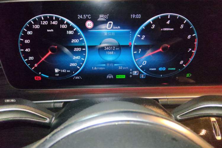 Used Mercedes-Benz GLS 2022 Second Facelift GLS 450 4MATIC Stylish Version Instrument Cluster