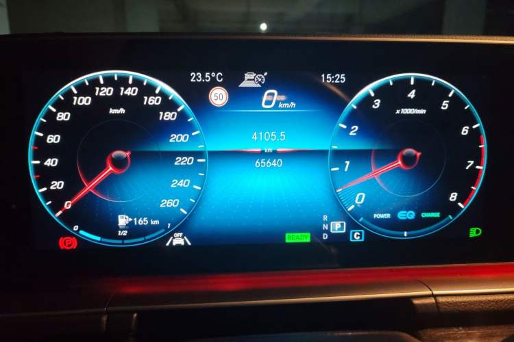 Used Mercedes-Benz GLS 2022 Second Facelift GLS 450 4MATIC Stylish Version Instrument Cluster
