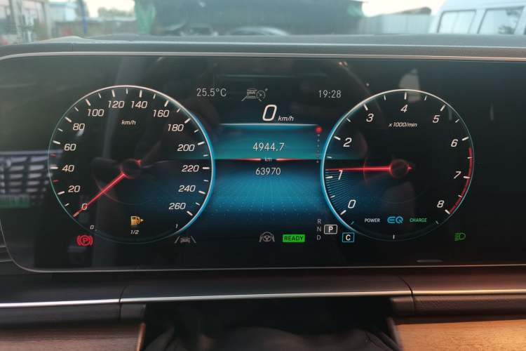 Used Mercedes-Benz GLS 2022 Second Facelift GLS 450 4MATIC Luxury Edition Instrument Cluster