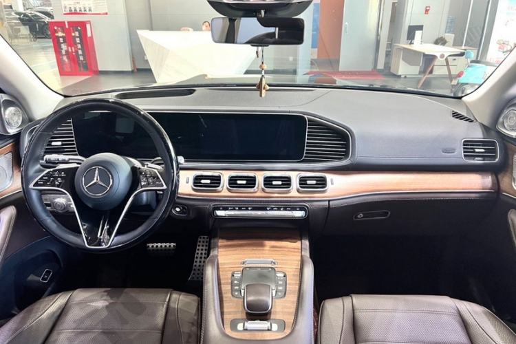 Used Mercedes-Benz GLS 2022 GLS 450 4MATIC Luxury Model Interior 1