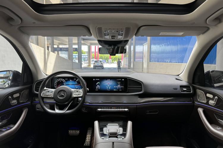 Used Mercedes-Benz GLS 2022 Second Facelift GLS 450 4MATIC Stylish Version Interior 1