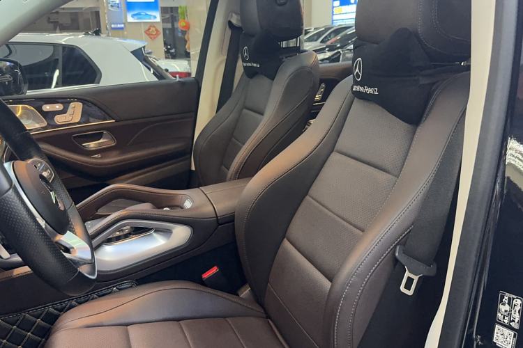 Used Mercedes-Benz GLS 2022 Second Facelift GLS 450 4MATIC Stylish Version Interior 1