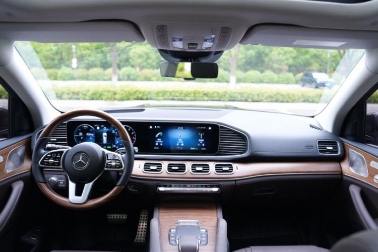 Used Mercedes-Benz GLS 2022 Second Facelift GLS 450 4MATIC Luxury Edition Interior 1