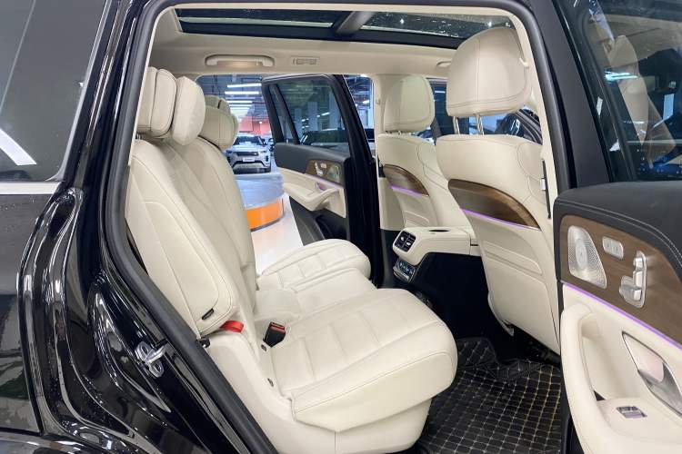 Used Mercedes-Benz GLS 2022 Second Facelift GLS 450 4MATIC Luxury Edition Interior 10
