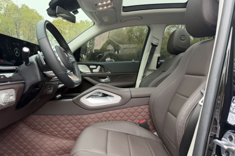 Used Mercedes-Benz GLS 2022 Second Facelift GLS 450 4MATIC Stylish Version Interior 11