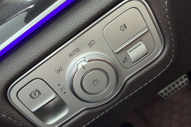 Used Mercedes-Benz GLS 2022 Second Facelift GLS 450 4MATIC Stylish Version Interior 12