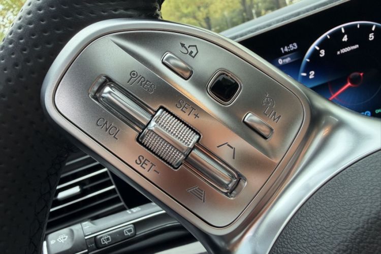 Used Mercedes-Benz GLS 2022 Second Facelift GLS 450 4MATIC Stylish Version Interior 13