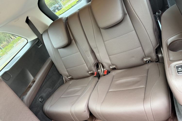 Used Mercedes-Benz GLS 2022 Second Facelift GLS 450 4MATIC Stylish Version Interior 14