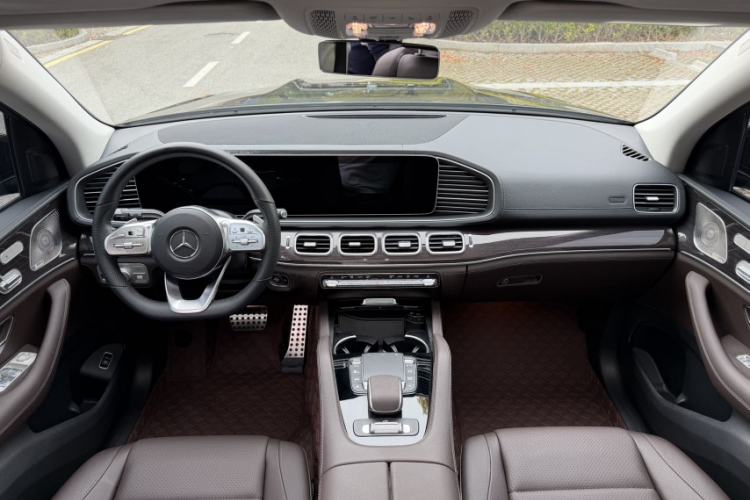 Used Mercedes-Benz GLS 2022 Second Facelift GLS 450 4MATIC Stylish Version Interior 15