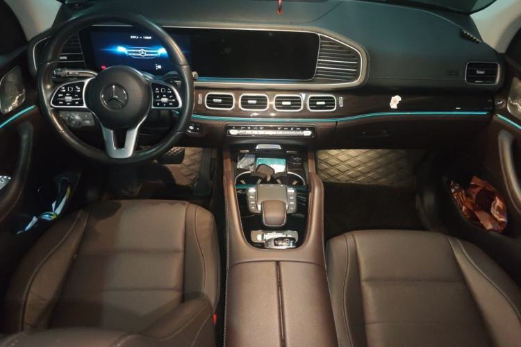Used Mercedes-Benz GLS 2022 GLS 450 4MATIC Stylish Model Interior 2