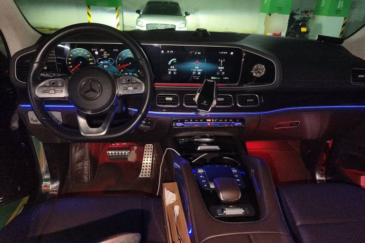 Used Mercedes-Benz GLS 2022 Second Facelift GLS 450 4MATIC Stylish Version Interior 2