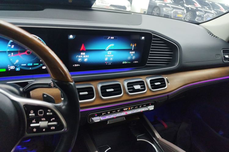 Used Mercedes-Benz GLS 2022 Second Facelift GLS 450 4MATIC Luxury Edition Interior 2