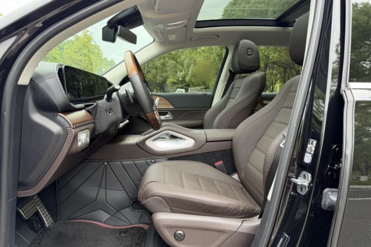 Used Mercedes-Benz GLS 2022 Second Facelift GLS 450 4MATIC Luxury Edition Interior 3