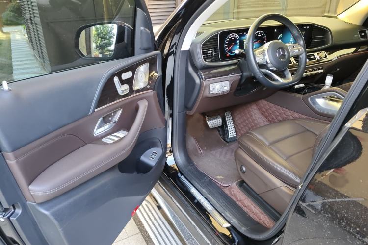 Used Mercedes-Benz GLS 2022 Second Facelift GLS 450 4MATIC Stylish Version Interior 3