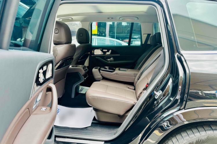 Used Mercedes-Benz GLS 2022 Second Facelift GLS 450 4MATIC Stylish Version Interior 4