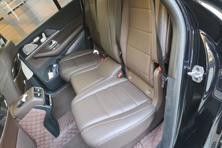 Used Mercedes-Benz GLS 2022 Second Facelift GLS 450 4MATIC Stylish Version Interior 4