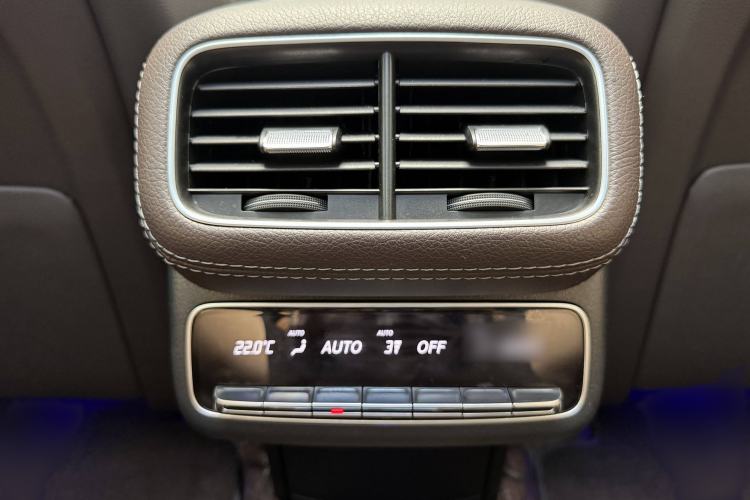 Used Mercedes-Benz GLS 2022 Second Facelift GLS 450 4MATIC Stylish Version Interior 5