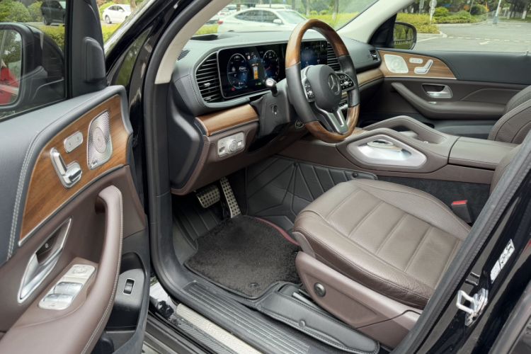 Used Mercedes-Benz GLS 2022 Second Facelift GLS 450 4MATIC Luxury Edition Interior 5