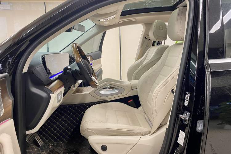 Used Mercedes-Benz GLS 2022 Second Facelift GLS 450 4MATIC Luxury Edition Interior 6