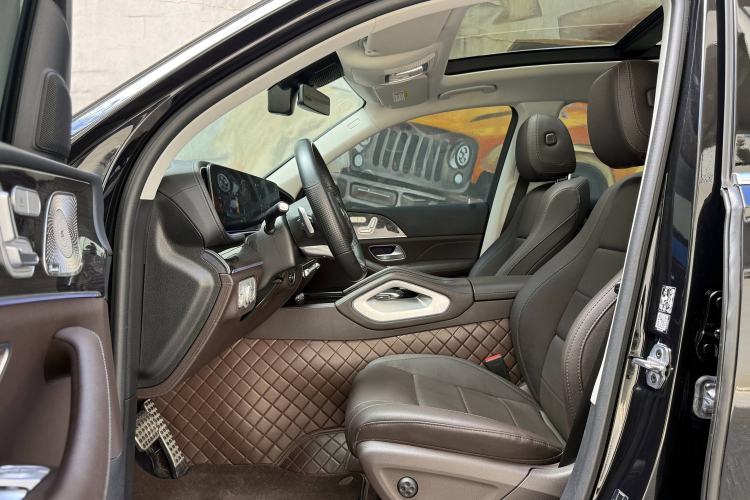 Used Mercedes-Benz GLS 2022 Second Facelift GLS 450 4MATIC Stylish Version Interior 7