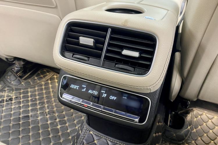 Used Mercedes-Benz GLS 2022 Second Facelift GLS 450 4MATIC Luxury Edition Interior 8