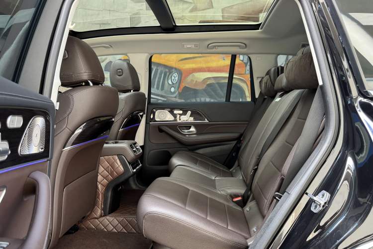 Used Mercedes-Benz GLS 2022 Second Facelift GLS 450 4MATIC Stylish Version Interior 8