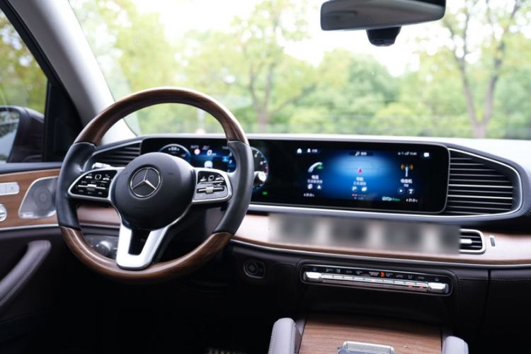 Used Mercedes-Benz GLS 2022 Second Facelift GLS 450 4MATIC Luxury Edition Interior 8