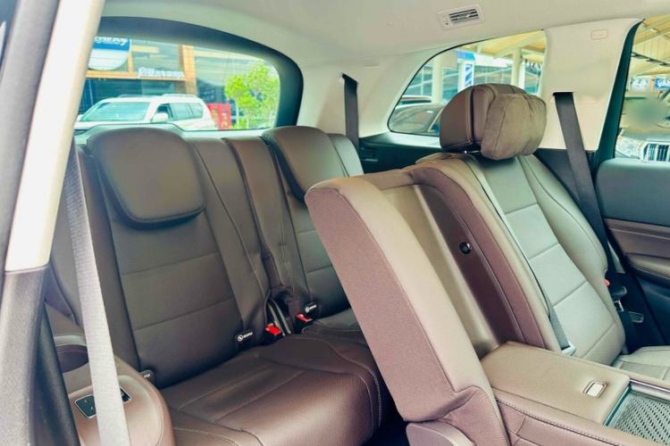 Used Mercedes-Benz GLS 2022 Second Facelift GLS 450 4MATIC Stylish Version Interior 8