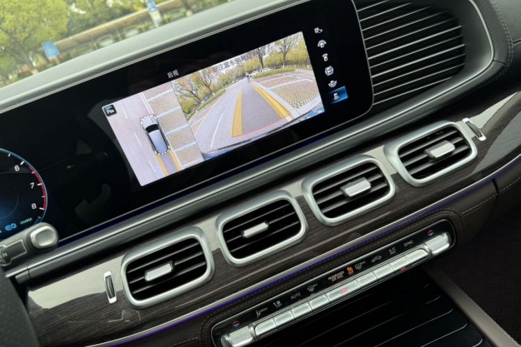 Used Mercedes-Benz GLS 2022 Second Facelift GLS 450 4MATIC Stylish Version Interior 9
