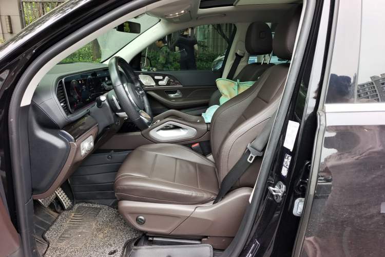 Used Mercedes-Benz GLS 2022 Second Facelift GLS 450 4MATIC Stylish Version Left Front Seat