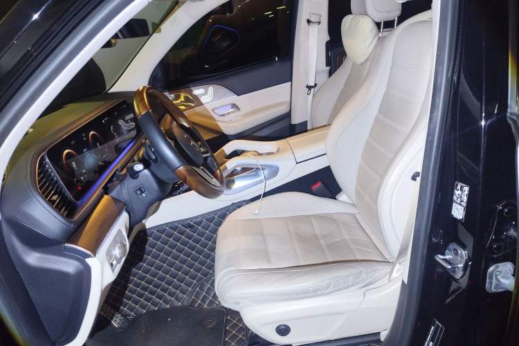 Used Mercedes-Benz GLS 2022 GLS 450 4MATIC Luxury Model Left Front Seat