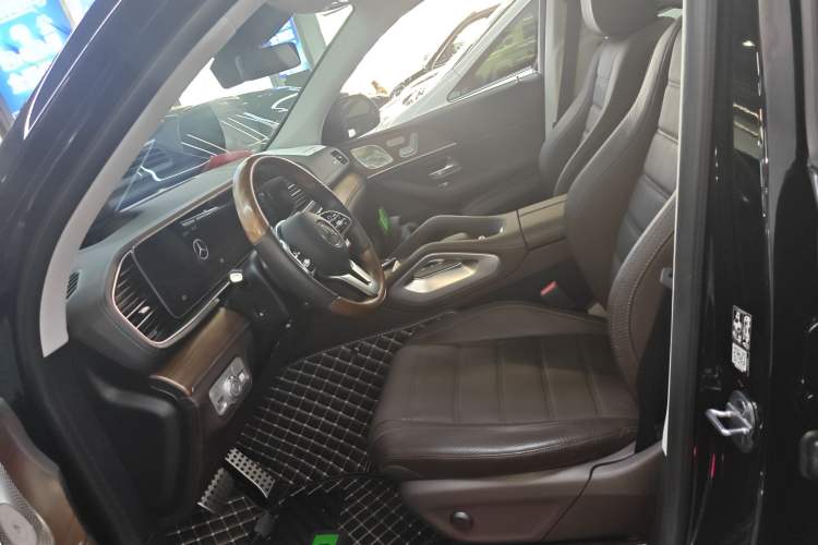 Used Mercedes-Benz GLS 2022 Second Facelift GLS 450 4MATIC Luxury Edition Left Front Seat