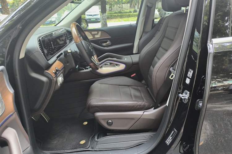 Used Mercedes-Benz GLS 2022 Second Facelift GLS 450 4MATIC Luxury Edition Left Front Seat
