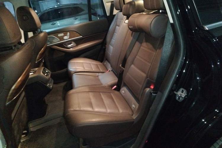 Used Mercedes-Benz GLS 2022 GLS 450 4MATIC Luxury Model Left Rear Seat