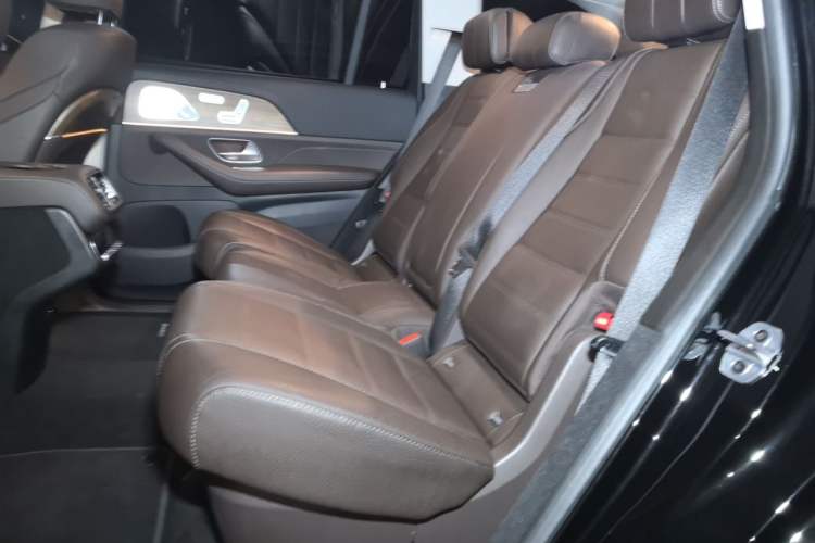 Used Mercedes-Benz GLS 2022 Second Facelift GLS 450 4MATIC Luxury Edition Left Rear Seat