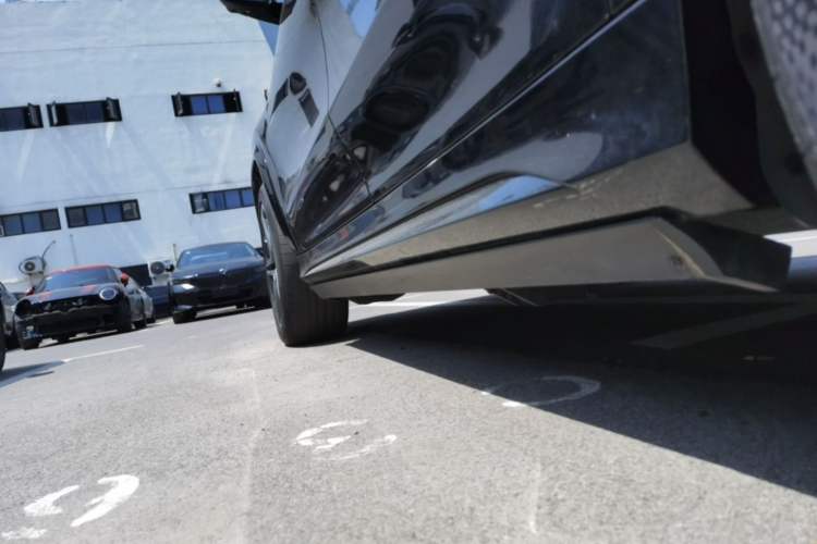 Used Mercedes-Benz GLS 2022 Second Facelift GLS 450 4MATIC Stylish Version Left Side Sill
