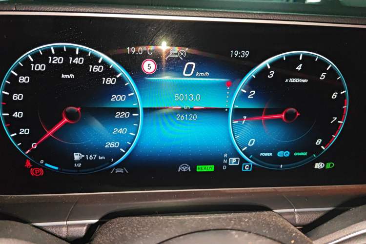 Used Mercedes-Benz GLS 2022 GLS 450 4MATIC Stylish Model Odometer Close Up