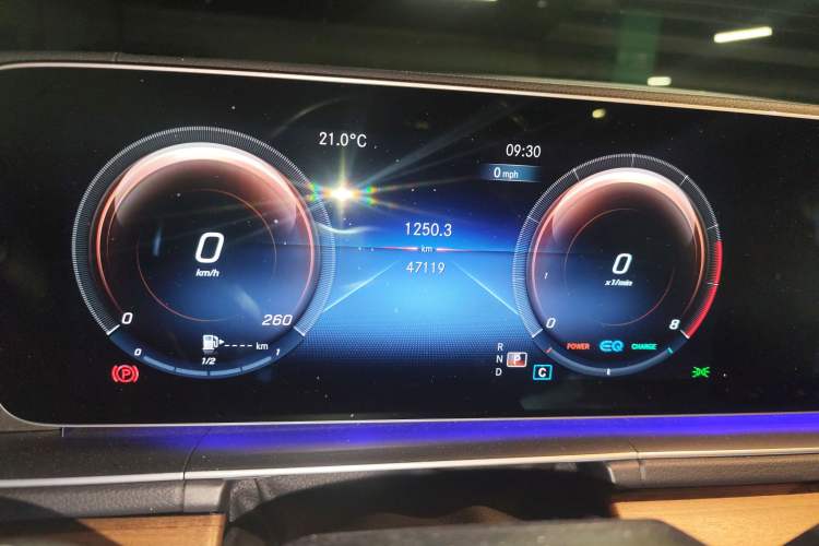 Used Mercedes-Benz GLS 2022 GLS 450 4MATIC Luxury Model Odometer Close Up