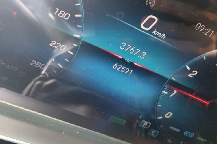 Used Mercedes-Benz GLS 2022 Second Facelift GLS 450 4MATIC Stylish Version Odometer Close Up